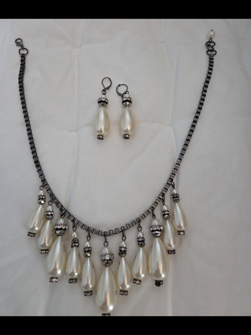 Pearl Teardrop Necklace & Earrings Set - White Pearls